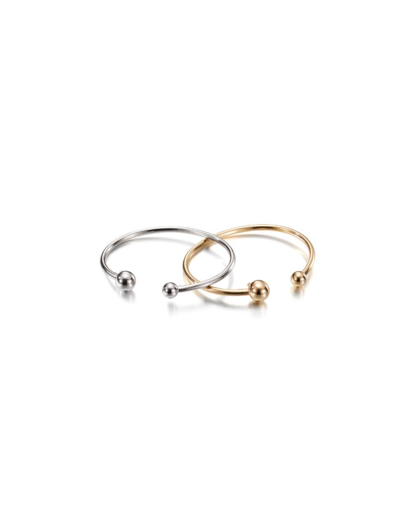 bangle bracelet with spheres