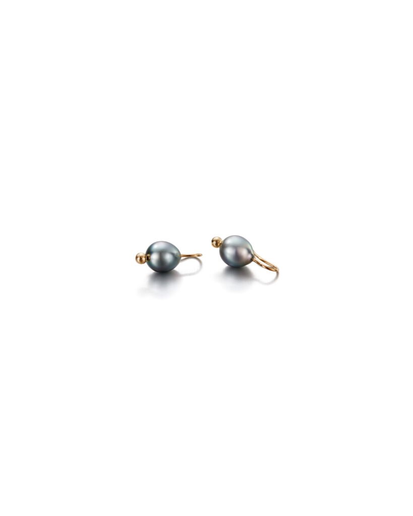 gold hook earrings with pearls