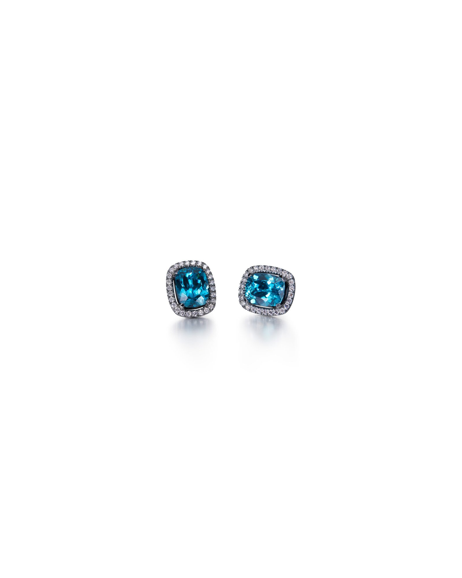 white gold blue zirkon stud earrings with diamond halo