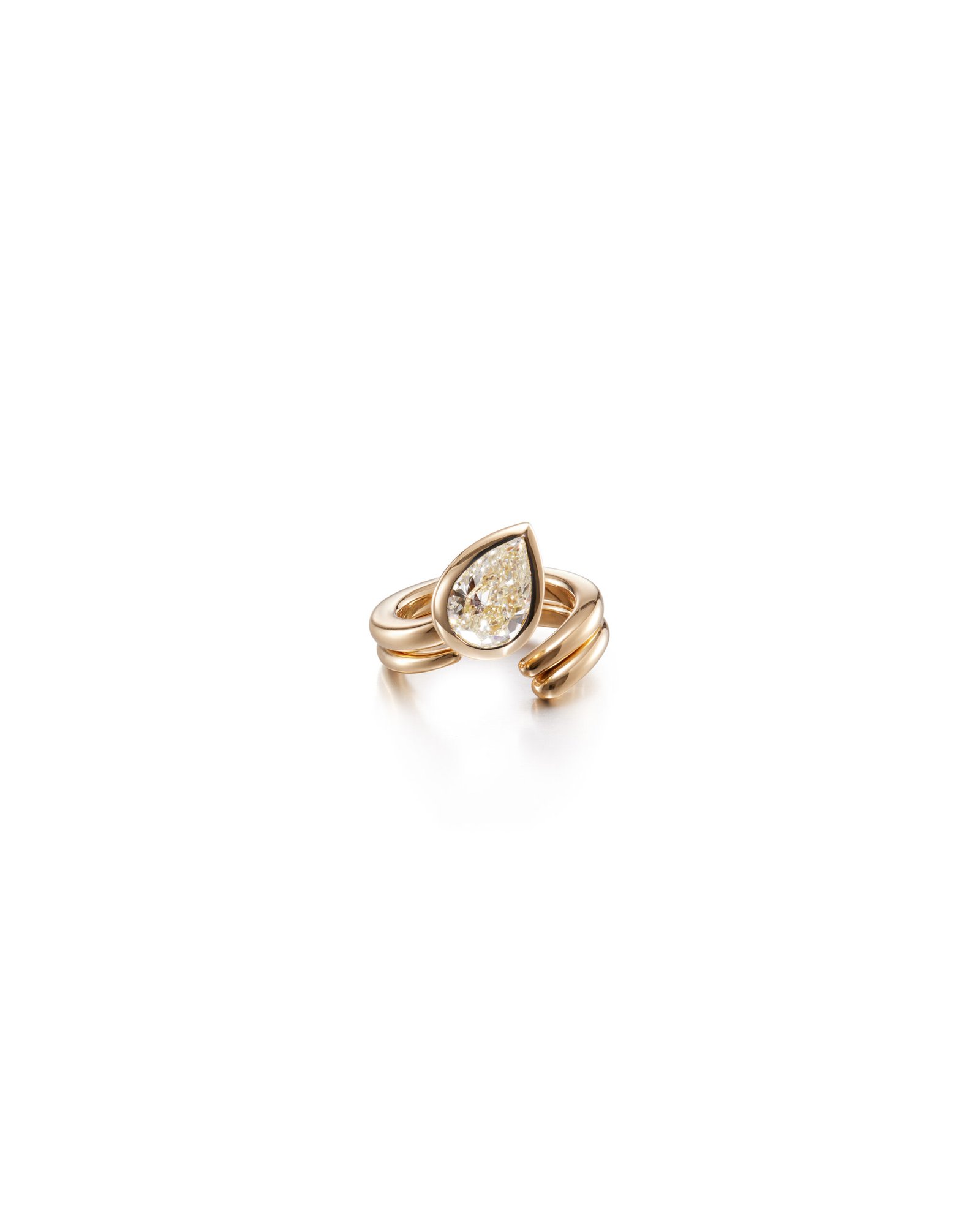 drop-shaped diamond ring in gold