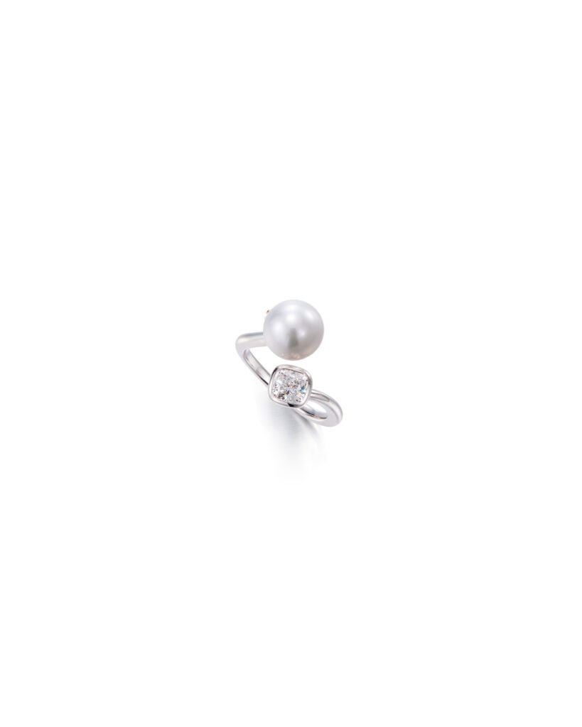 A Ballet ring with a south sea pearl and a diamond in white gold